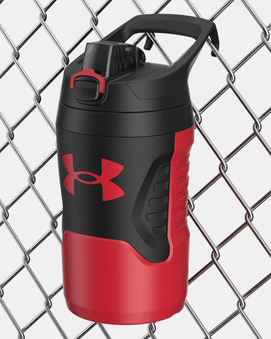 Bouteille 32oz - Under Armour rouge et noire en mousse isolée, avec couvercle verrouillable, vue portrait position galerie 2