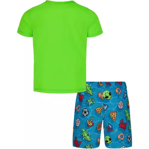 Ensemble maillot de bain - Under Armour, t-shirt vert fluo à manches courtes et short bleu avec motifs colorés, vue de dos pour enfant garçon.
