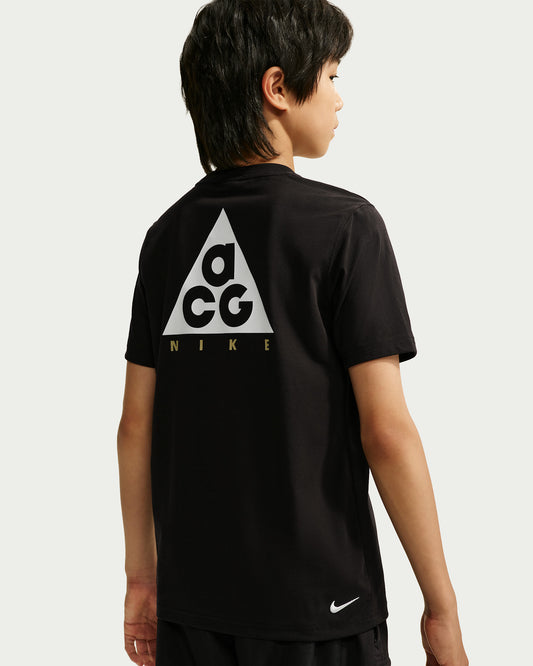 T-Shirt Hbr Acc - Nike noir pour garçon avec logo graphique au dos et petit Swoosh blanc en bas vue de dos