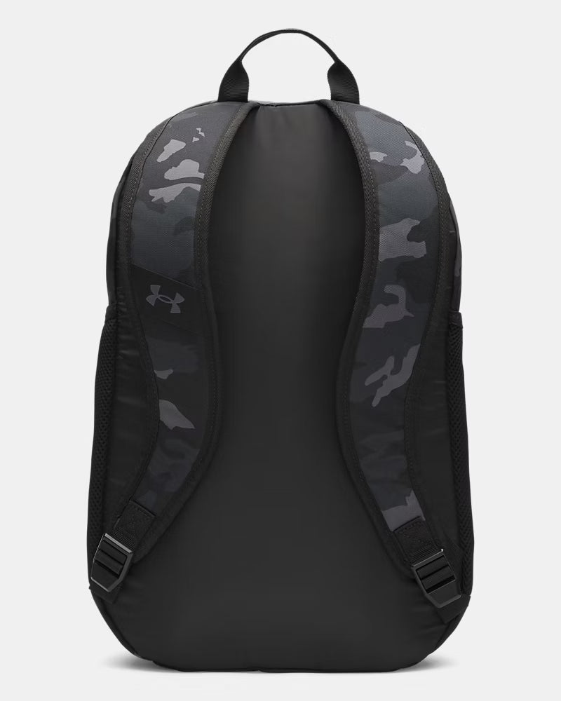 Sac à dos UA Hustle Sport 6.0 - Under Armour noir avec bretelles rembourrées camouflage gris foncé, vue de dos sur fond blanc.
