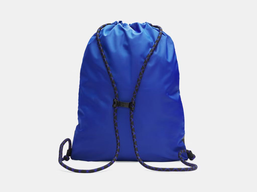 Sac à cordons UA Hustle - Under Armour bleu, style sac à dos simple avec sangles réglables, vue de dos sur fond blanc