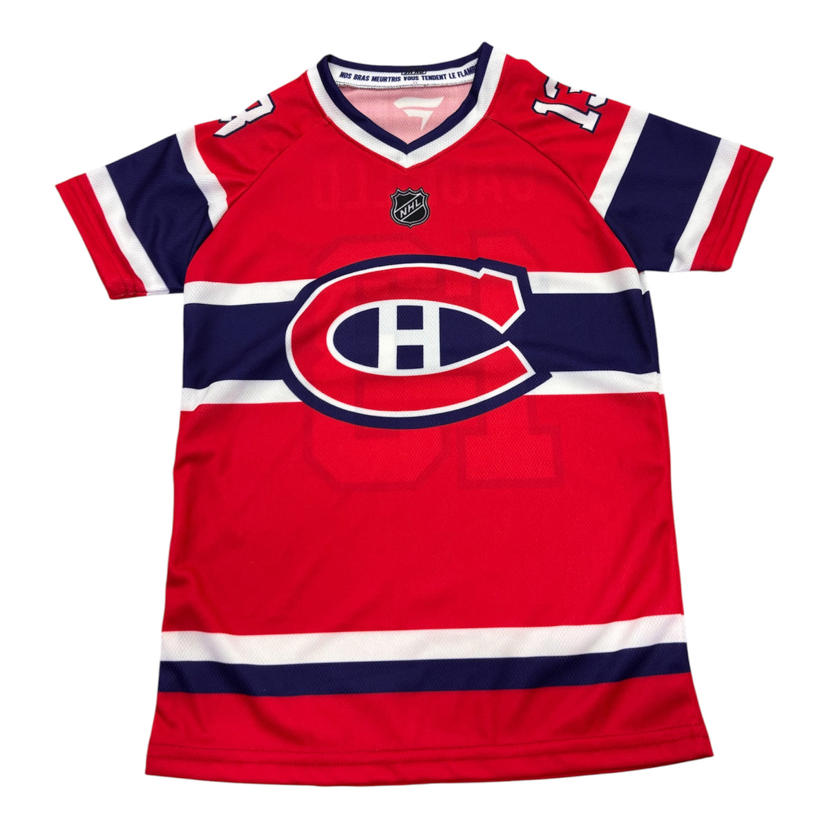 Jersey manches courtes rouge foncé - Caufield - PROMO 2 pour 50$, vue de face avec logo des Canadiens de Montréal