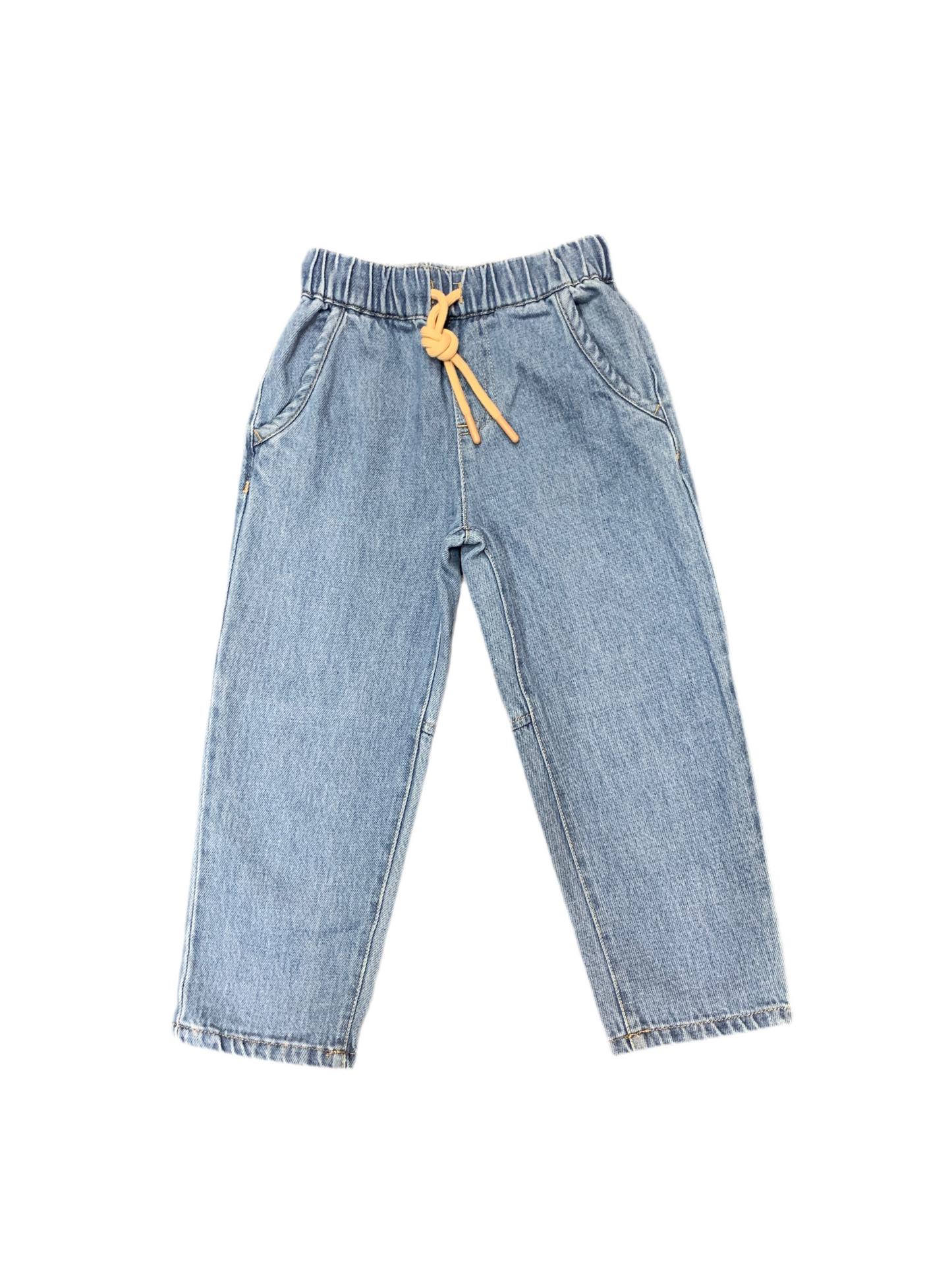 Jeans - M.I.D en coton bleu clair pour enfant, taille élastique avec cordon jaune, vue de face, détails poches.