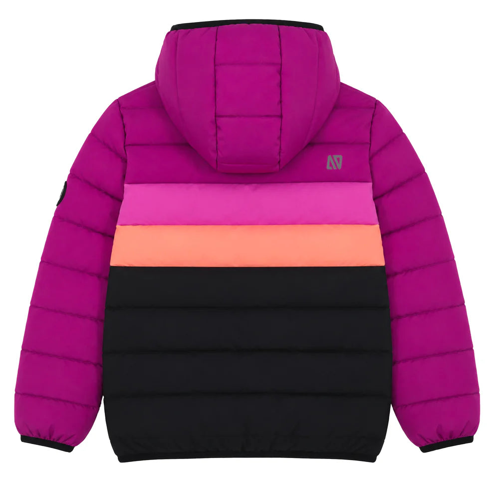 Manteau Mi-Saison Mauve - Nanö, doudoune colorblock mauve, rose, corail et noir, isolante, pour enfant, vue de dos avec capuche.
