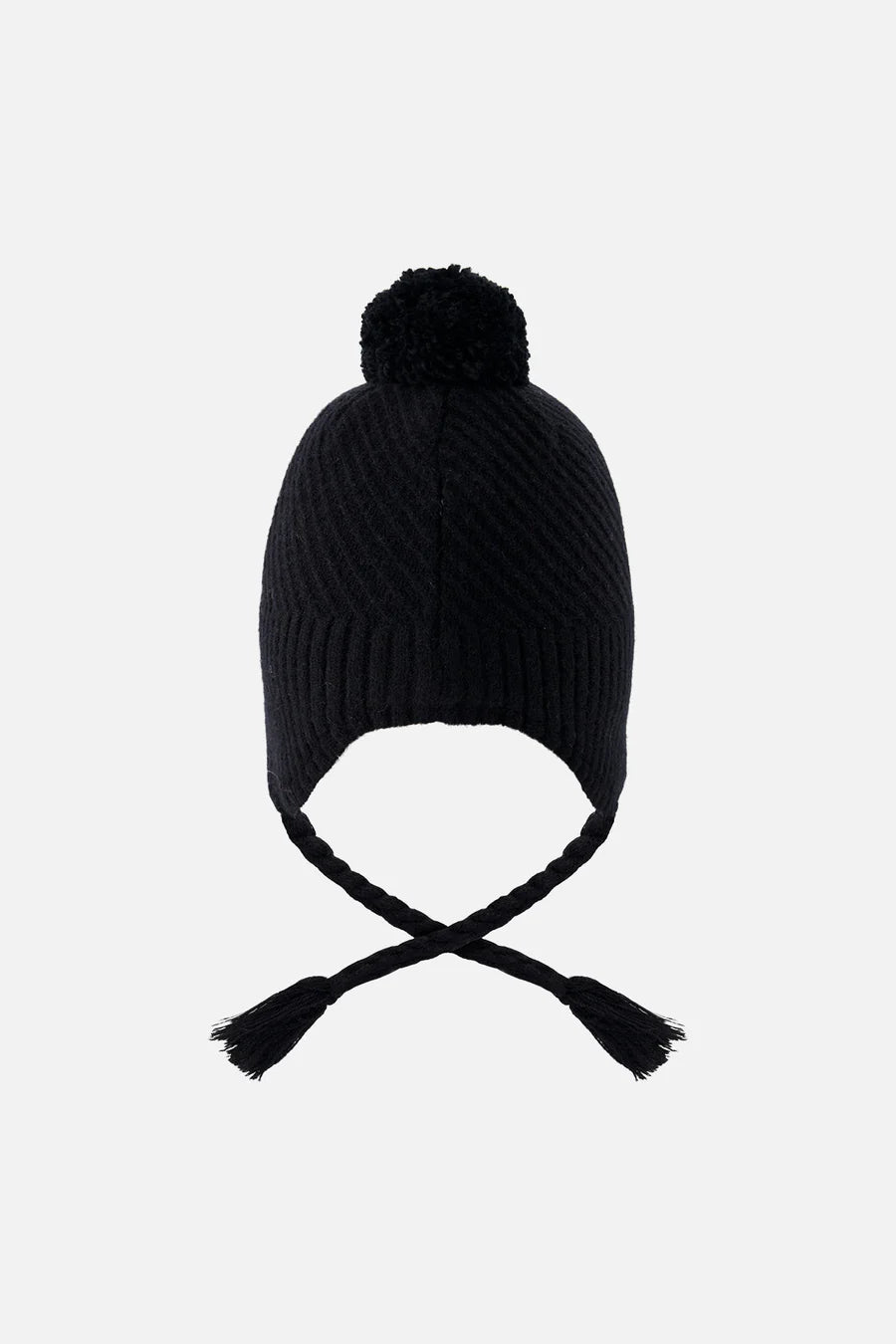 Tuque d'hiver - Deux Par Deux noire en tricot avec pompon, oreilles couvertes et bonnet à tresses, pour bébé, vue de face.