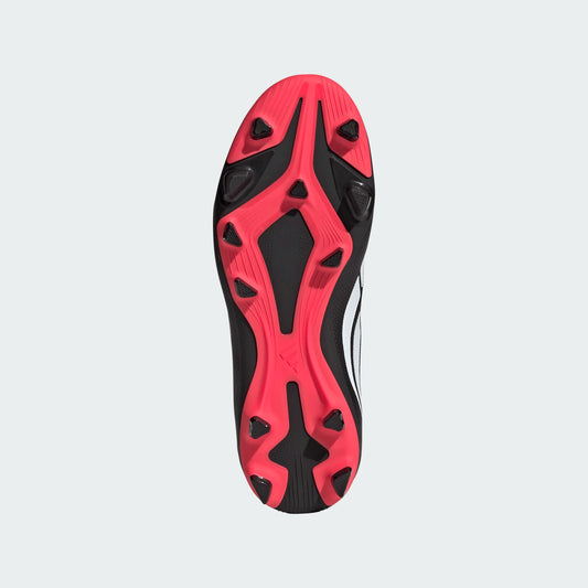 Chaussures de soccer Predator Club FG - Adidas vue de dessous crampons noirs et rouges pour enfants, terrain souple et multi-surfaces