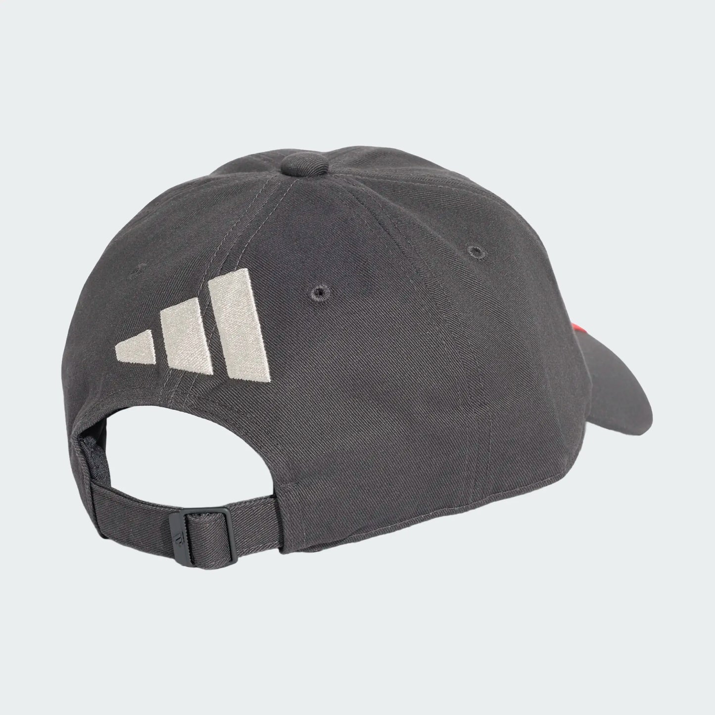 Casquette AUDI REVOLUT F1 TEAM - Adidas grise en coton, vue de dos avec fermeture ajustable et logo blanc brodé