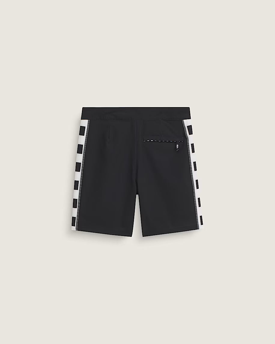 Maillot de bain - Vans short noir avec bandes blanches à carreaux noirs, détail poche arrière zippée, vue de dos.