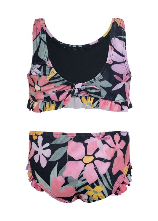 Maillot de bain - Mandarine & Co deux pièces noir avec motifs floraux roses, jaunes et verts, style crop top et culotte à volants, pour enfant fille, vue de face.