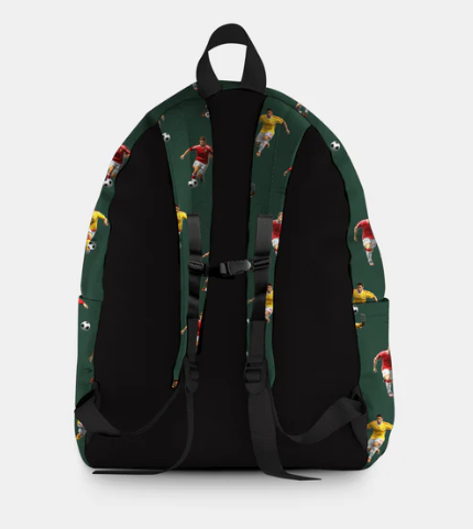 Sac à dos Kick Off 20L - Headster vert foncé avec motifs joueurs de football, dos noir, porté enfant, vue de dos.