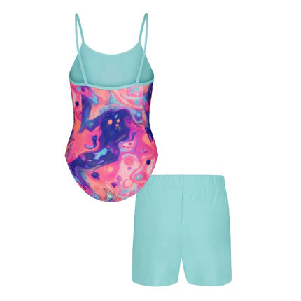 Maillot de bain - Under Armour, une pièce motifs abstraits roses et bleus avec short turquoise, pour enfant, vue de dos