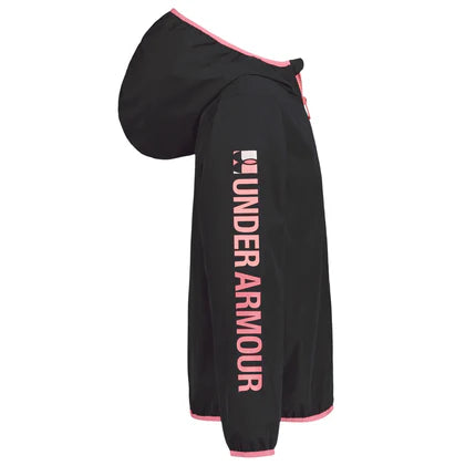 Manteau Coupe-Vent - Under Armour noir avec détails roses, style enfant, coupe droite à capuche, vue de profil droit.