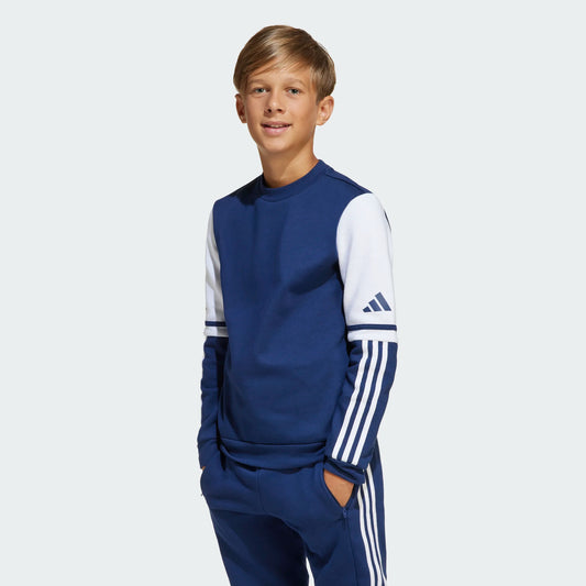 Chandail - Adidas bleu marine et blanc à manches longues avec logo sur bras, pour garçon, porté de face sur mannequin.