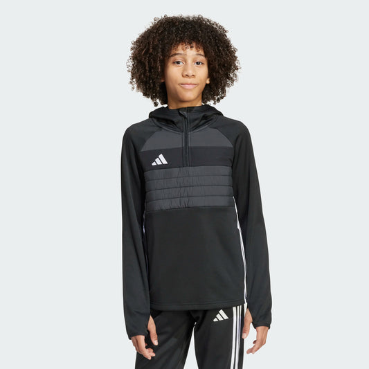 Hoodie - Adidas noir avec détails gris et logo blanc, tissu polyester recyclé, pour garçon, porté, vue de face.