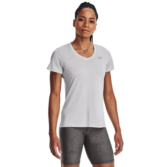 T-Shirt Femme - Under Armour blanc à manches courtes en textile technique, porté par mannequin femme, vue de face.