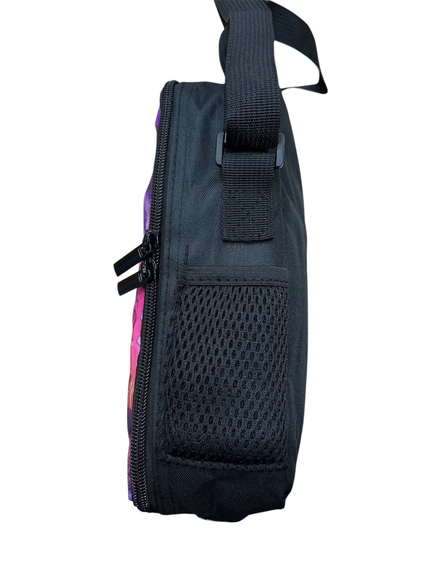 Boite à lunch - Messi noire avec pochette filet latérale, fermeture zippée double curseur, vue de profil droit.