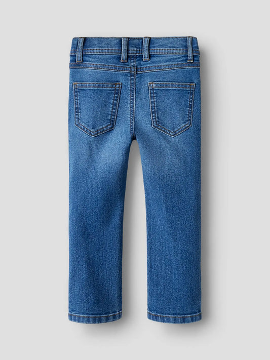 Jeans - Name It en denim bleu clair recyclé avec poches arrière, taille élastique, pour garçon, vue de dos.