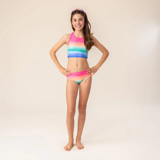 Maillot de bain - Nanö deux pièces multicolore rose, bleu, vert pour fille, porté sur mannequin, vue de face.