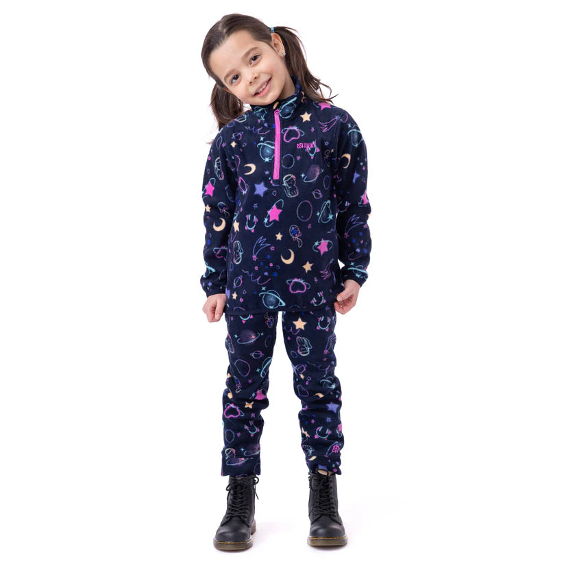 Ensemble thermal - Nanö fille en micropolaire bleu foncé à motifs étoiles roses et jaunes, zip devant, vue de face porté