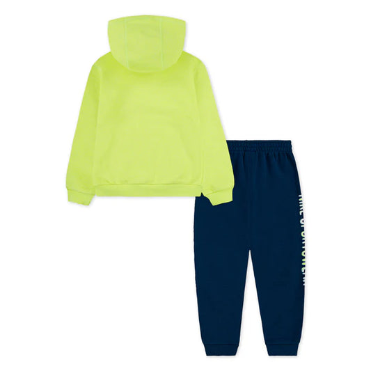 Ensemble - Nike avec sweat à capuche vert clair et pantalon bleu marine à logo blanc, pour garçon, vue de dos.