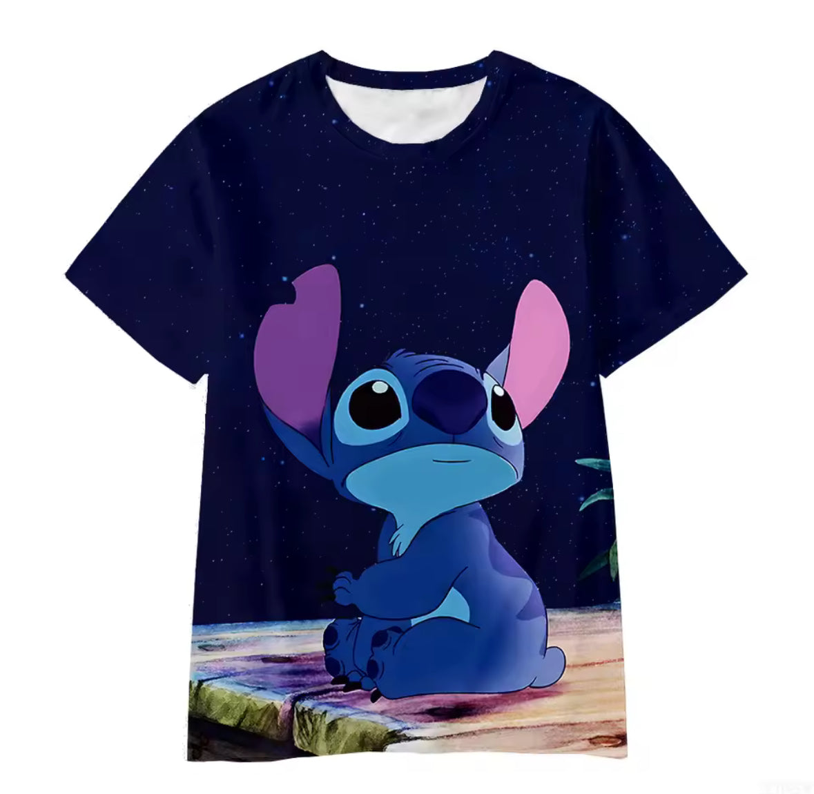T-Shirt - Stitch en polyester bleu marine avec motif personnage Stitch, style enfant, vue de face.