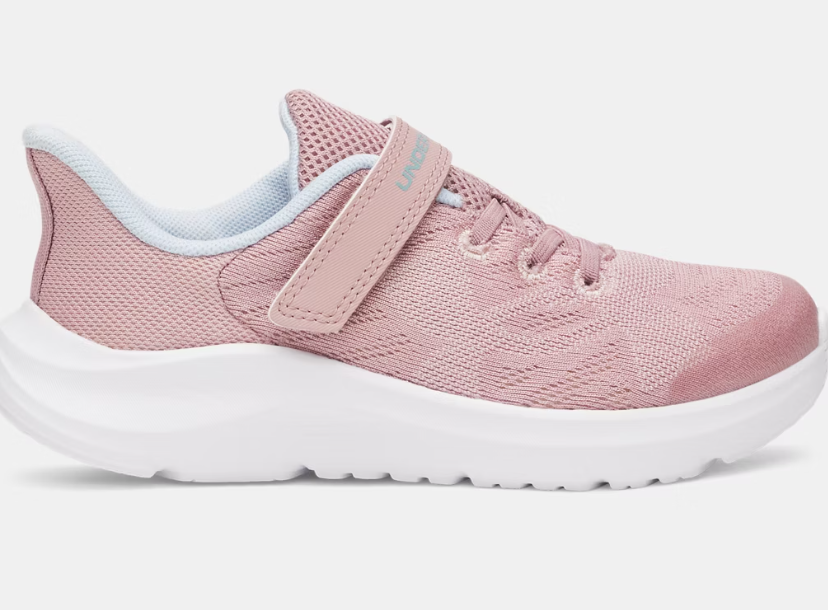Espadrilles Pursuit 4 - Under Armour roses en mesh léger avec semelle blanche, scratch et lacets, pour enfant, vue de profil droit