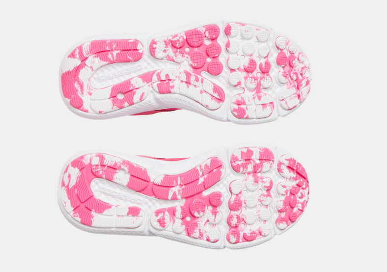 Espadrilles - Assert 10 AC Under Armour semelle rose et blanche en caoutchouc avec détails d'adhérence pour fille vue dessous