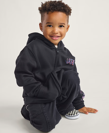 Veste - Vans noire à capuche avec logo multicolore, molleton 56% coton 44% polyester, pour garçon, vue porté de face.