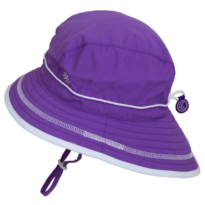 Chapeau - Calikids violet en nylon avec bord blanc, sangle de sécurité ajustable, pour fille, vue de côté.