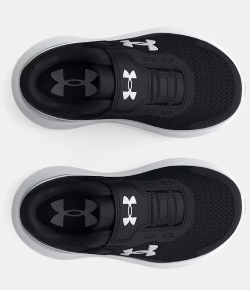 Espadrilles - Surge noires en filet respirant avec semelle blanche, détail logo blanc, vue de dessus, chaussure enfant.