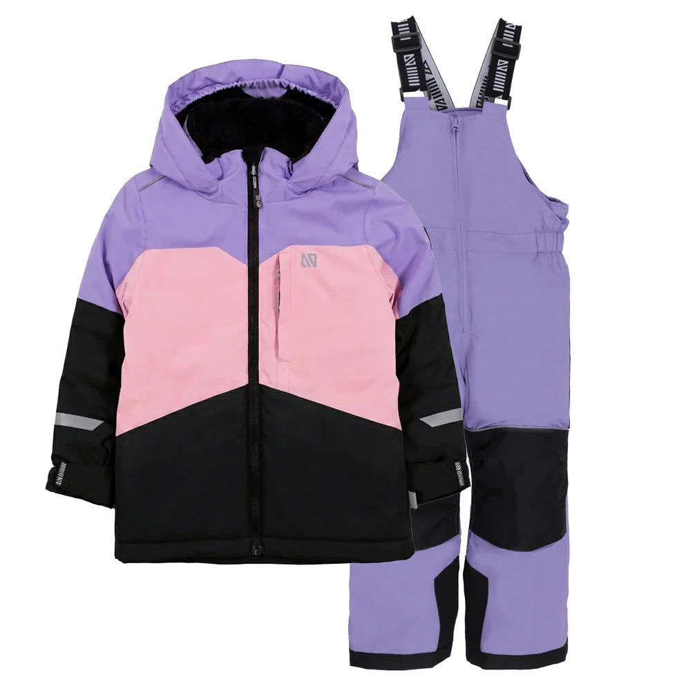 Habit de neige Beatrice - Nanö violet, rose et noir en polyester, ensemble enfant fille avec veste à capuche et salopette, vue de face.