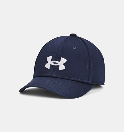 Casquette UA Blitzing - Under Armour bleu marine en maille texturée, logo blanc devant, vue de trois-quarts côté droit.