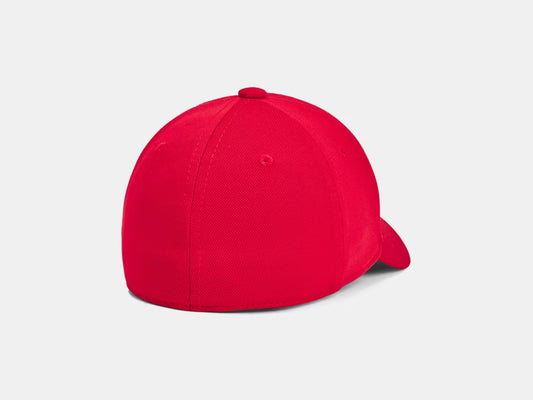 Casquette UA Blitzing - Under Armour rouge en maille texturée, vue de dos sans ajustement visible, unisexe adulte.