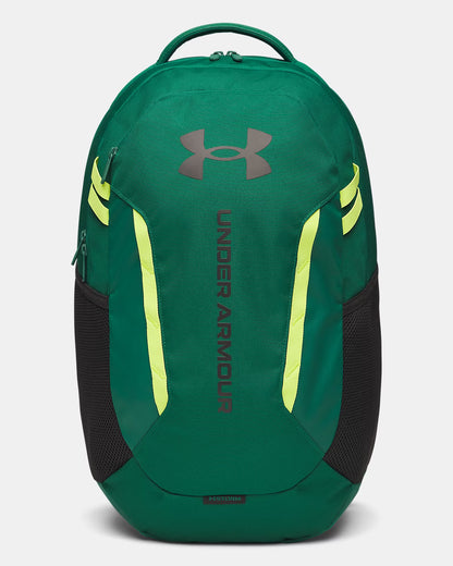 Sac à dos - Under Armour vert avec détails jaunes, matière textile résistante, vue de face, design sportif unisexe.