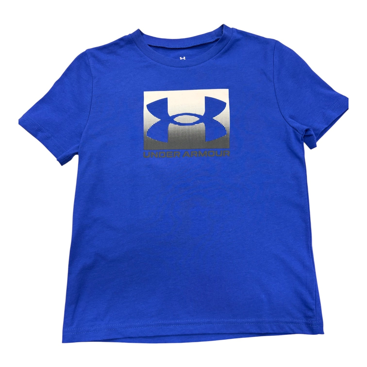 T-Shirt - Under Armour bleu roi avec logo blanc et bleu foncé au centre, en coton, style décontracté, vue de face.