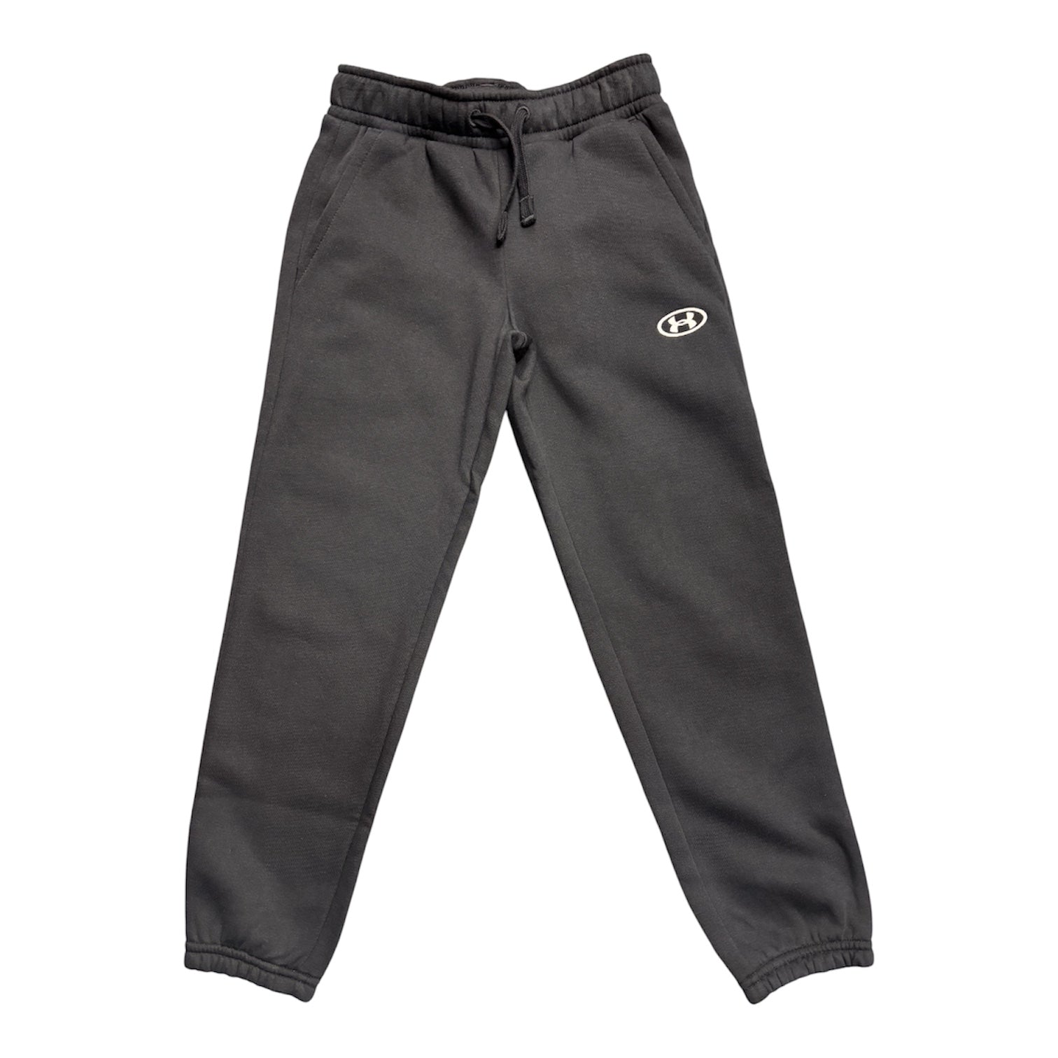 Pantalon UA Rival Fleece - Under Armour gris foncé en molleton doux, style jogging avec taille élastique et cordon, vue de face.