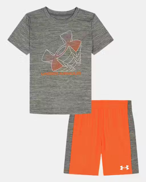 Ensemble Short - Under Armour composé d’un t-shirt gris et d’un short orange avec détails gris en polyester.