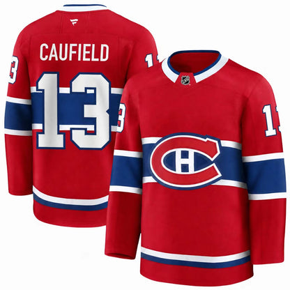 Jersey de hockey Canadiens - Caufield #13 rouge avec bandes blanches et bleues, logo des Canadiens sur le devant, vue de face et de dos.