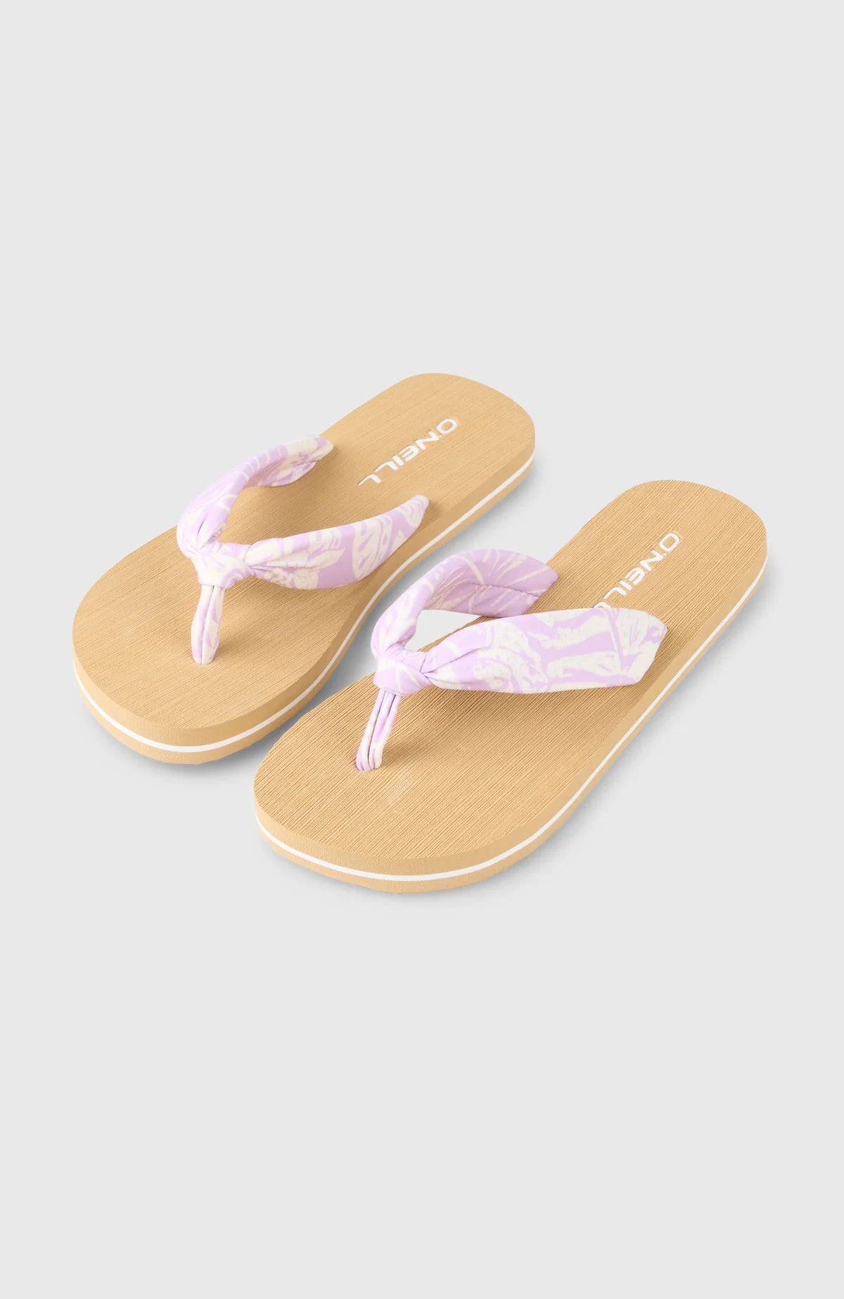 Sandales DITSY SUN - O'neill vue galerie 1 portrait, tongs beige semelle support et brides TENCEL™ lilas motifs.