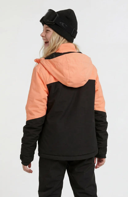 Manteau d'hiver Fwc'cruz - O'Neill noir et corail à capuche porté par une femme vue de dos