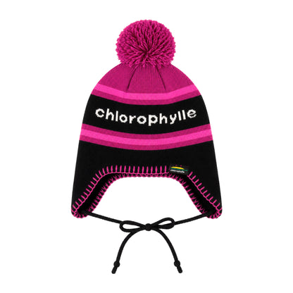 Tuque d'hiver Cricket - Chlorophylle noire et rose avec pompon, bordure rose fluo, attaches sous le menton, vue de face pour enfant.