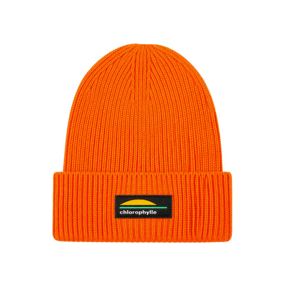 Tuque d'hiver Beanie - Chlorophylle orange en maille côtelée avec écusson vue de face