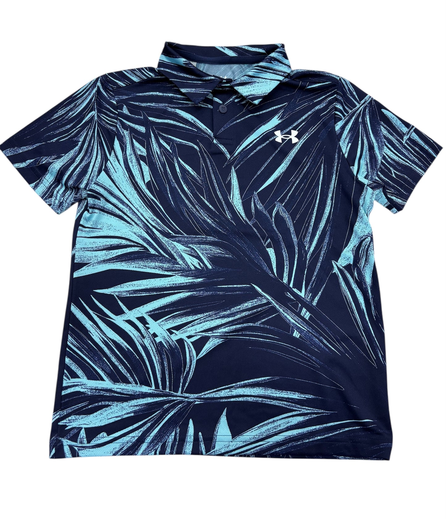 Polo - Under Armour bleu marine avec motifs feuilles turquoise, col classique, tissu polyester et élasthanne, vue de face.