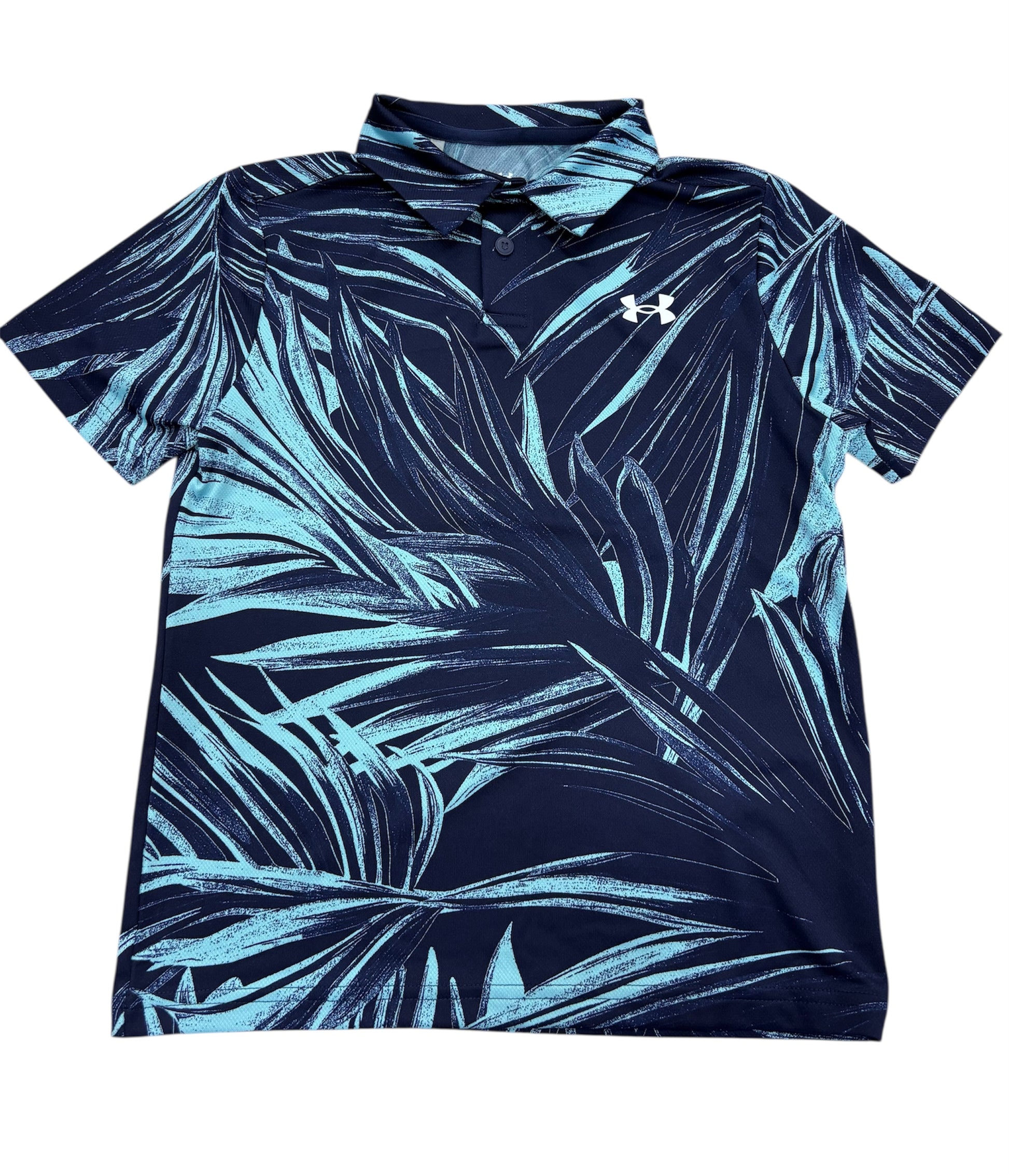 Polo - Under Armour bleu marine avec motifs feuilles turquoise, col classique, tissu polyester et élasthanne, vue de face.