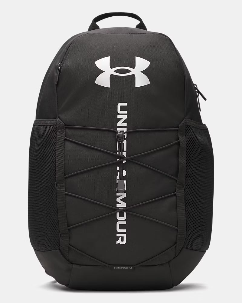 Sac à dos UA Hustle Sport 6.0 - Under Armour noir avec logo blanc, poche filet latérale, cordon élastique frontal, vue de face.