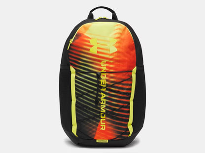 Sac à dos UA Hustle Sport 6.0 - Under Armour en nylon noir avec parties avant dégradé orange et jaune fluo, vue de face.
