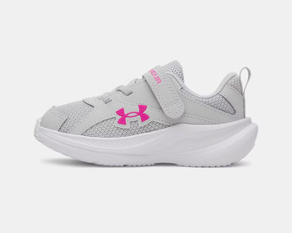 Espadrilles UA Assert 11 AC - Under Armour gris clair avec détails fuchsia, style sportif en mesh et synthétique, pour enfant, vue de profil droit.