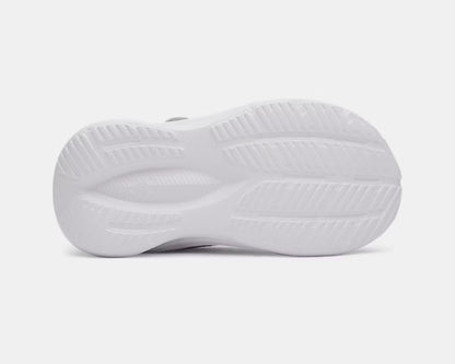 Semelle blanche détaillée de l'Espadrilles UA Assert 11 AC - Under Armour, vue de dessous montrant le motif antidérapant.