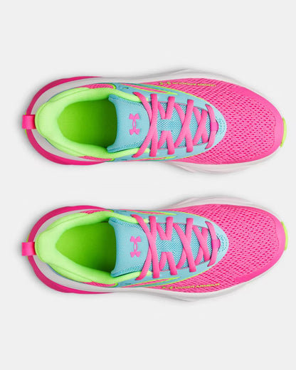 Espadrilles UA GGS Rogue 6 - Under Armour pour enfant, mesh rose et bleu clair, intérieur vert fluo, vue dessus.