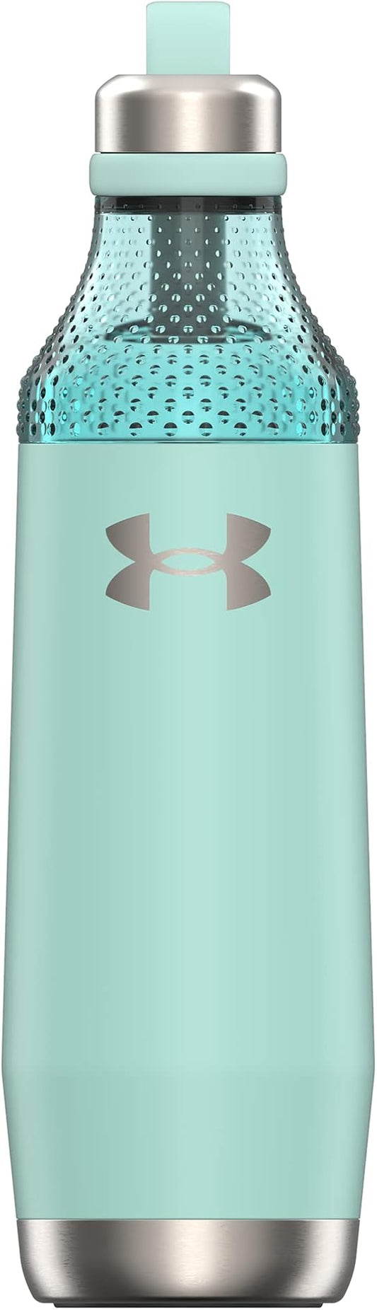 Bouteille UA Infinity 22 oz - Under Armour bleu clair avec détails en acier inoxydable, vue de face sur fond blanc.